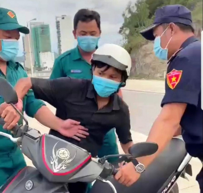 Anh Trần Văn Em bị thu giữ xe vì đi "mua bánh mì không phải là lương thực thiết yếu"