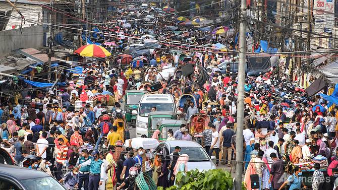 Người dân Bangladesh đổ xô đi mua sắm trong dịp lễ hội từ 15-23.7.