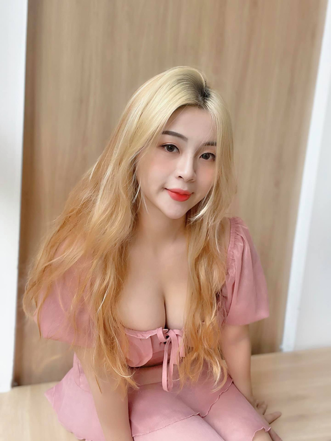 Hiện tại, hot girl Quảng Ninh vẫn dành nhiều thời gian cho việc luyện tập. 
