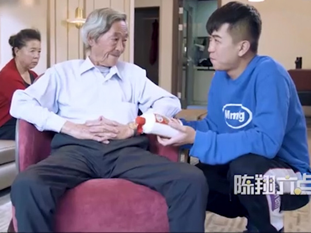 Cười 24H - Chàng trai cưới được vợ nhờ có ông bố vợ mê... rượu