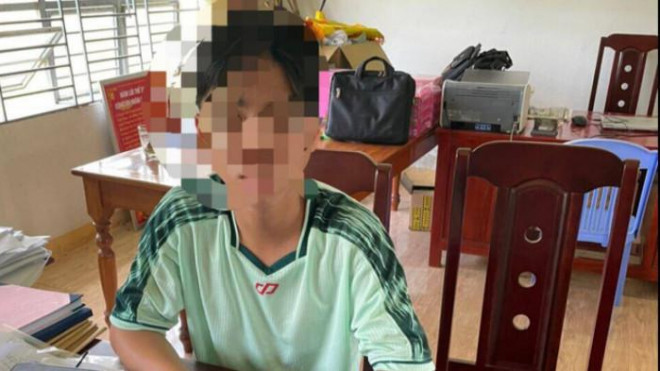 Đối tượng Nguyễn T. T. B.D tại cơ quan điều tra sau khi bị bắt giữ tại huyện Tiên Phước vào trưa 19/7.