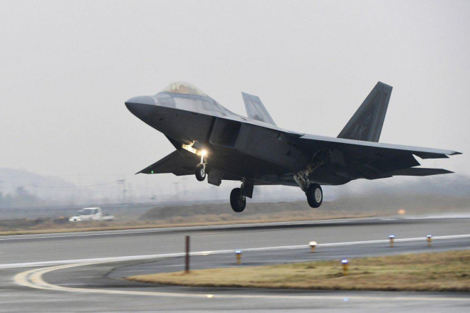Chiến đấu cơ F-22 Raptor của Mỹ. Ảnh: AP
