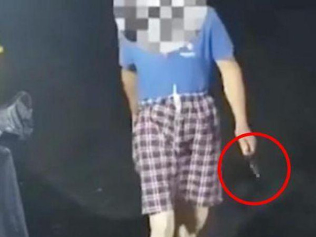 Phi thường - kỳ quặc - Ông chú xách dao trên phố bị cảnh sát trấn áp, lời trần tình "dở khóc dở cười" khiến tất cả ngã ngửa