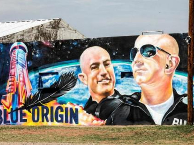 Thế giới - Tỉ phú Jeff Bezos hào hứng lên chuyến bay vào vũ trụ