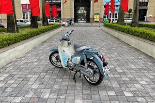 Choáng với Honda Super Cub giá 400 triệu đồng - 1