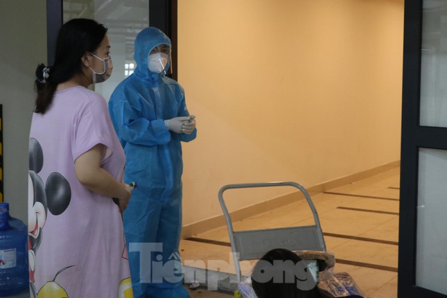 Trong vòng hơn một tuần đi vào hoạt động, bệnh viện Dã chiến thu dung điều trị COVID-19 số 7 ở TP Thủ Đức, TPHCM đã thu dung điều trị hơn 3.000 bệnh nhân COVID-19 không triệu chứng hoặc triệu chứng nhẹ.