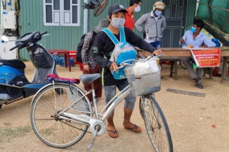 4 mẹ con đạp xe từ Đồng Nai về Nghệ An tiết lộ lý do mua xe để... đạp về quê