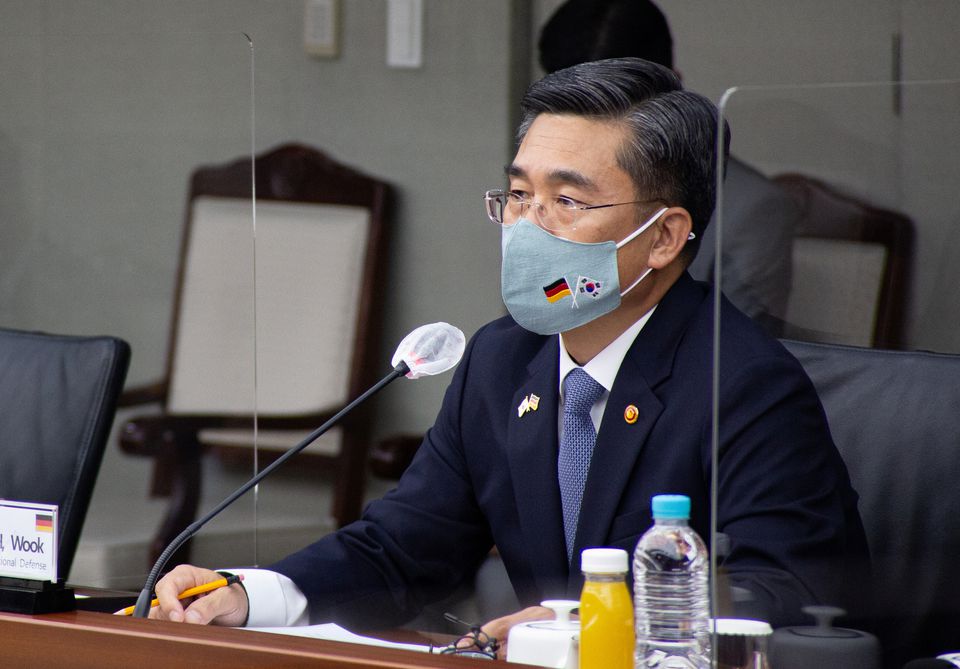 Thủ tướng Hàn Quốc&nbsp;Suh Wook. Ảnh: Reuters