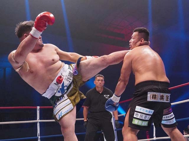 Thể thao - Võ sỹ 126 kg ra đòn nhanh như điện, tân binh MMA đấm đối thủ mất nhận thức