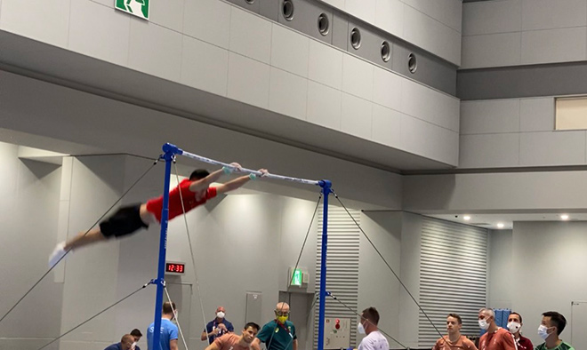 Được biết, đội tuyển TDDC Việt Nam được ban tổ chức sắp xếp đều đặn 2 buổi tập/ngày. Các VĐV cùng lãnh đội đều thể hiện quyết tâm rất cao. Trong khi đó, xạ thủ Hoàng Xuân Vinh cùng chuyên gia Park Chung-Gun cũng có buổi tập luyện tại trường bắn.