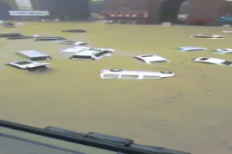 Thế giới - Mưa lớn nhất trong 60 năm, vỡ đập ở tỉnh Hà Nam, Trung Quốc