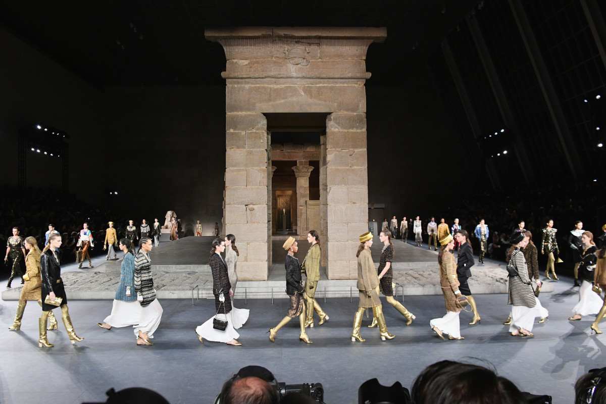 Bộ sưu tập Métiers d’Art 2021 của Dior quay trở lại quê hương - 3