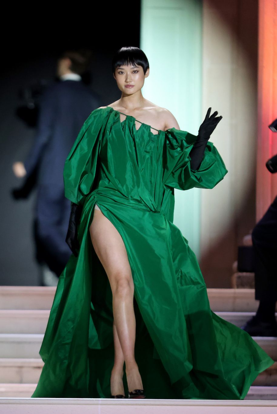 Sàn diễn thời trang danh tiếng amfAR bên lề Cannes đã trở lại - 6