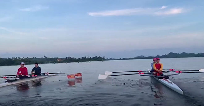 &nbsp;Các vận động viên đội tuyển Rowing Việt Nam luyện tập cường độ cao chuẩn bị cho Olympic