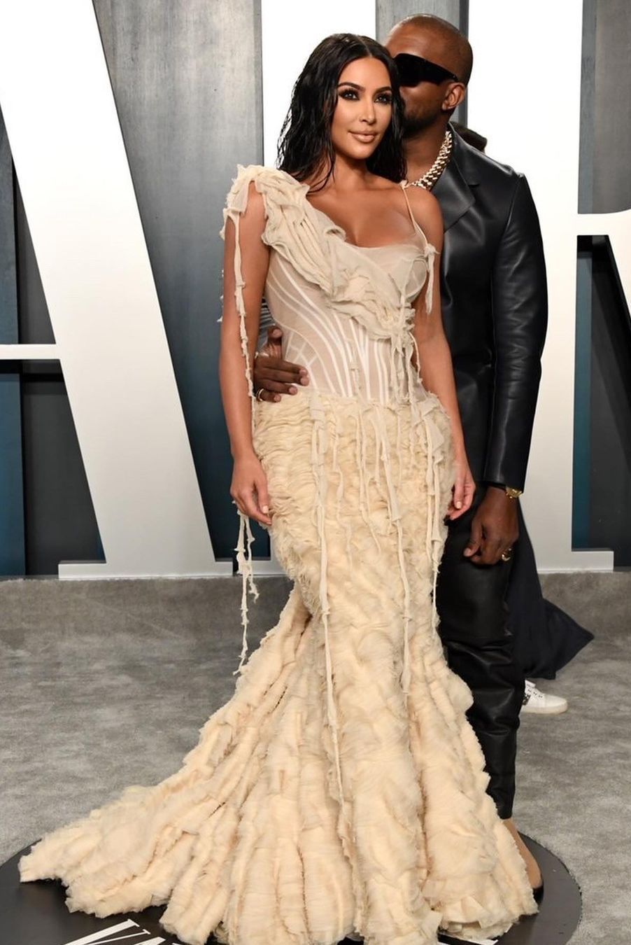 Trang phục cũ tràn ngập các sự kiện thảm đỏ lớn - 1