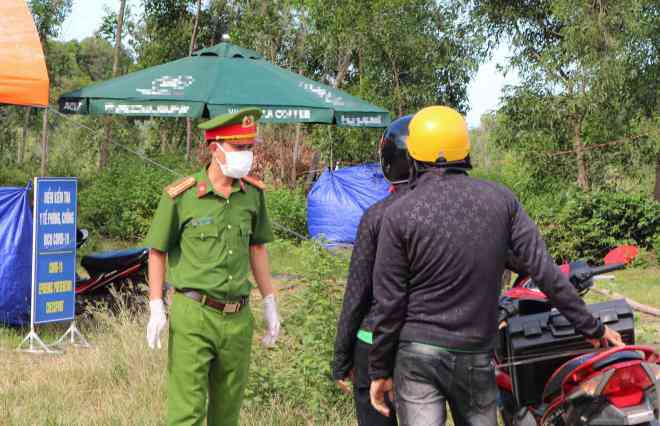 Quảng Nam siết công tác quản lý người về từ địa phương có dịch