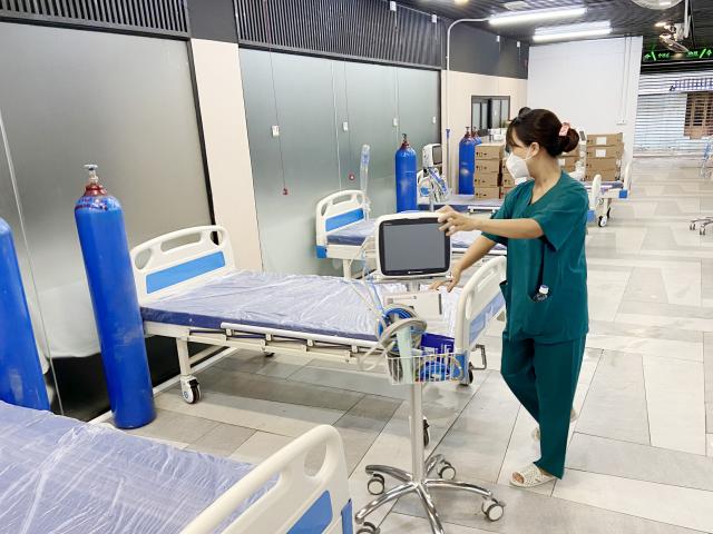 Tin tức trong ngày - Cận cảnh bệnh viện dã chiến số 5 tại Thuận Kiều Plaza trước giờ tiếp nhận bệnh nhân