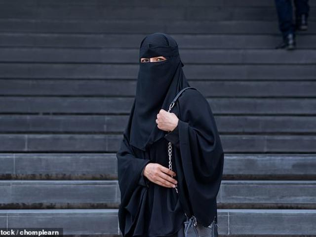 Thế giới - Indonesia: Đóng giả vợ lên máy bay trót lọt và diễn biến bất ngờ