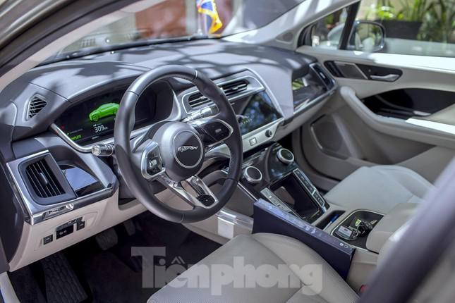 Bên trong chiếc xe chạy hoàn toàn chạy bằng điện Jaguar I-PACE đầu tiên tại Việt Nam