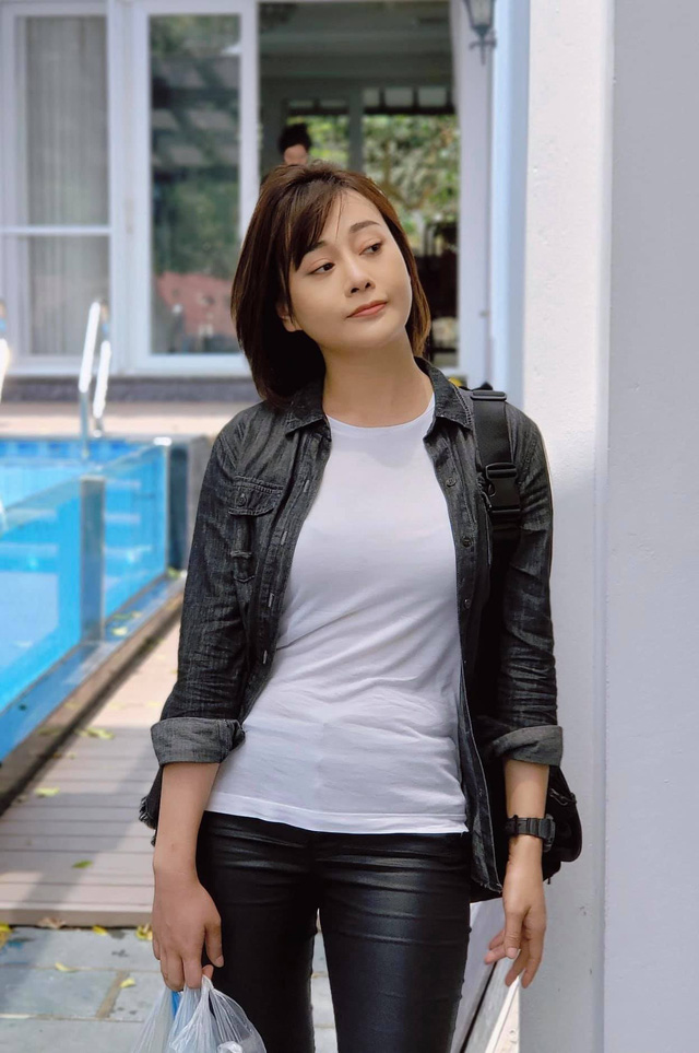 Phương Oanh đảm nhận vai Nam trong bộ phim "Hương vị tình thân". Người đẹp phải tăng cân và thay đổi tạo hình để phù hợp với tính cách&nbsp;nhân vật.