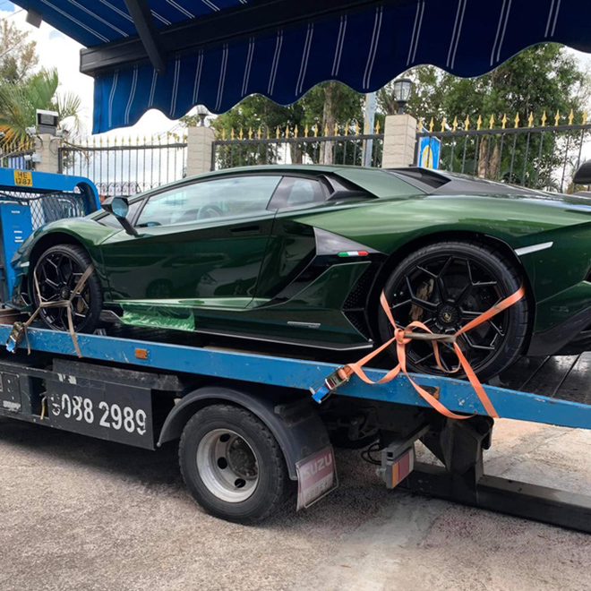 "Siêu bò" Lamborghini Aventador SVJ màu độc đã về Việt Nam - 7