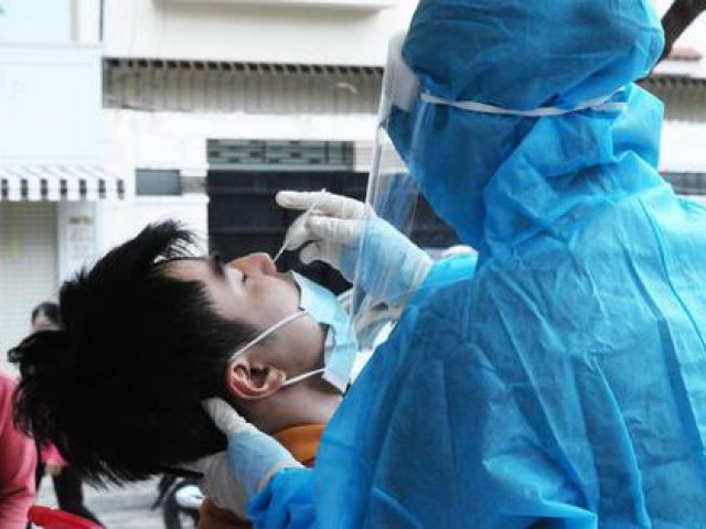 Tin tức trong ngày - TP HCM khẩn cấp đề xuất Bộ Y tế hỗ trợ 5.000 nhân viên y tế