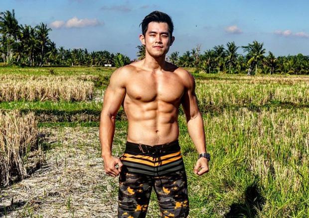 Hot boy 6 múi bán sầu riêng gây sốt với ngoại hình giống Châu Kiệt Luân hiện ra sao? - 5