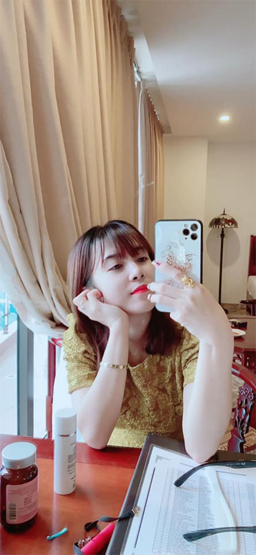 Cô chủ 9X Đỗ Thị Thanh Tâm bén duyên trở thành hot streamer bán hàng online chuyên nghiệp - 3