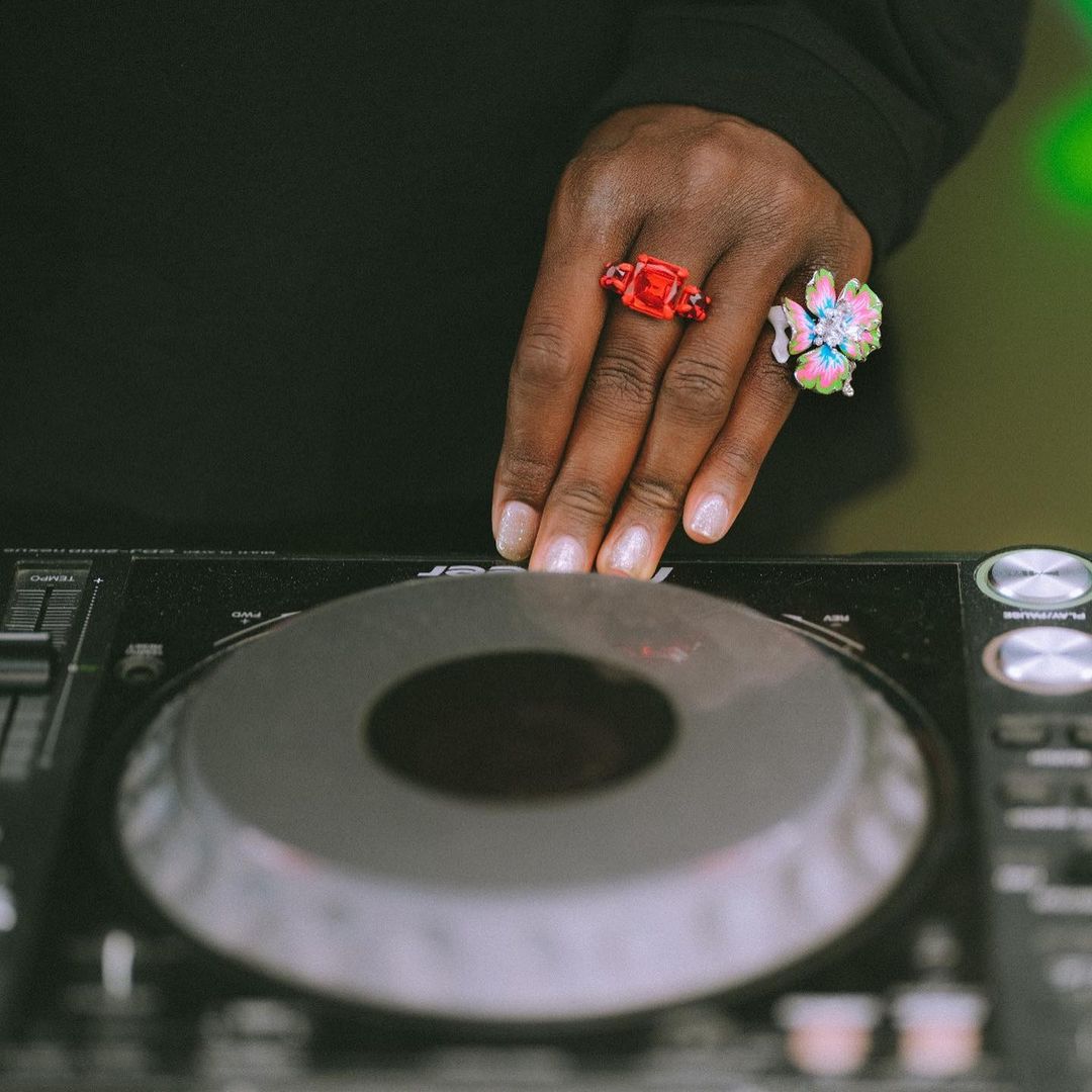 LVMH mua lại phần lớn cổ phần nhà mốt Off White của Virgil Abloh - 7