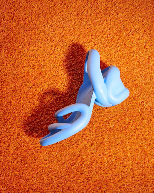 Độc đáo đôi dép được lấy cảm hứng từ rắn hổ mang - 6