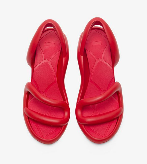 Độc đáo đôi dép được lấy cảm hứng từ rắn hổ mang - 2