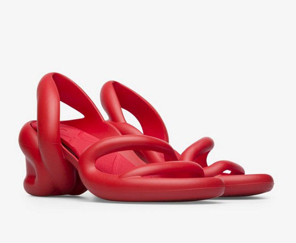 Độc đáo đôi dép được lấy cảm hứng từ rắn hổ mang - 3