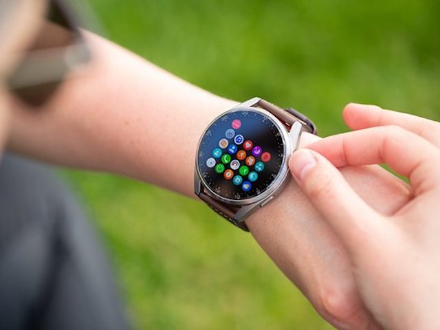 Thời trang Hi-tech - Đánh giá đồng hồ Huawei Watch 3 Pro thời trang, pin "khủng"