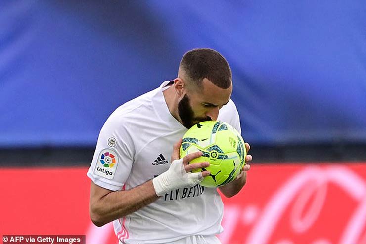Real Madrid xác nhận Karim Benzema đã mắc Covid-19