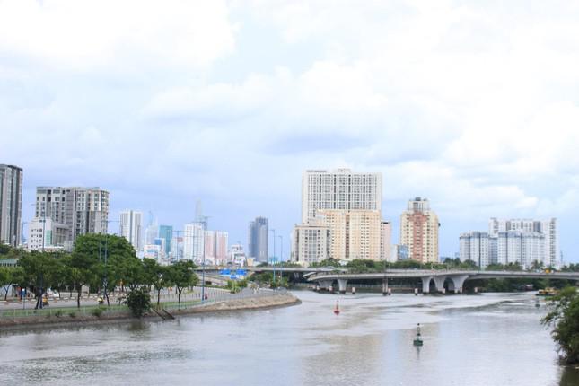 TPHCM đã quyết định thực hiện cách ly xã hội theo Chỉ thị 16 tăng cường để chống dịch COVID-19.