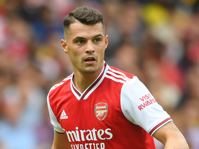 Xhaka chưa thể sang AS Roma