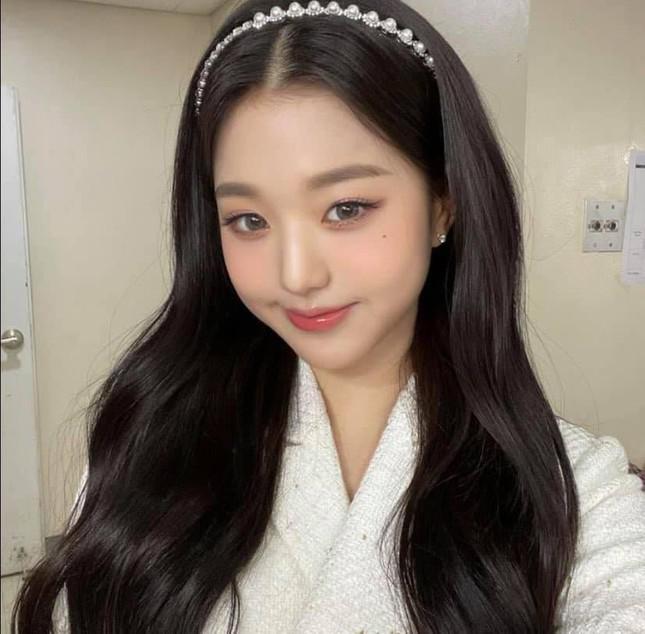 Thử nghiệm trang điểm nhợt nhạt kiểu Jennie, Jang Won Young có được khen như đàn chị? - 4