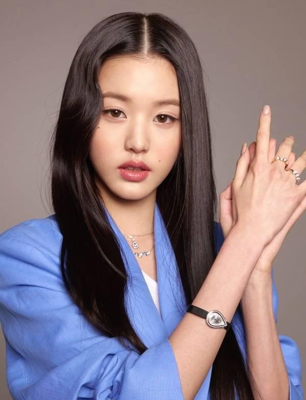 Thử nghiệm trang điểm nhợt nhạt kiểu Jennie, Jang Won Young có được khen như đàn chị? - 5