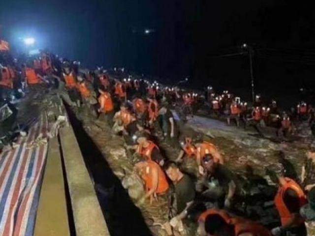 Thế giới - Diễn biến mới nhất vụ vỡ đê khiến thành phố TQ ở tỉnh Hà Nam "thất thủ"