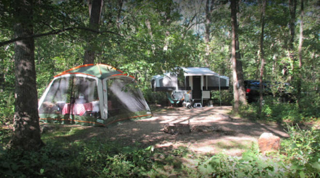 Khu vực cắm trại tại Công viên quốc gia Blue Mounds