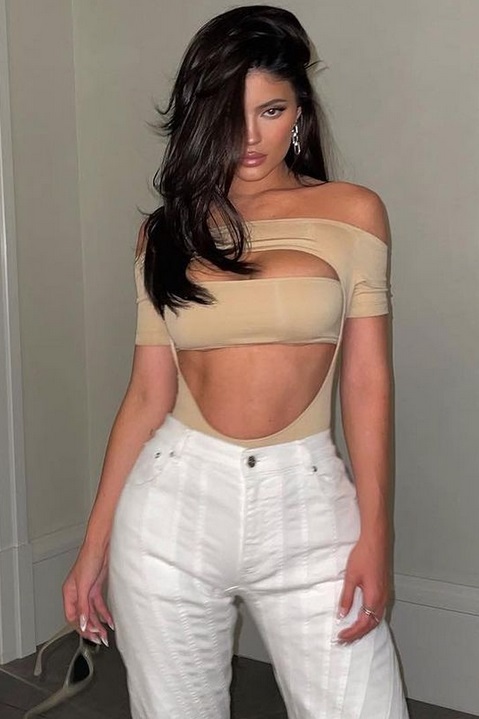 Xu hướng vi mô đang hot trong thời trang là gì? - 6