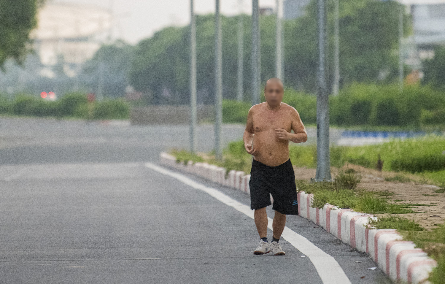 Hình ảnh khó tin ở Hà Nội trong buổi sáng TP có 19 ca dương tính với SARS-CoV-2 - 7