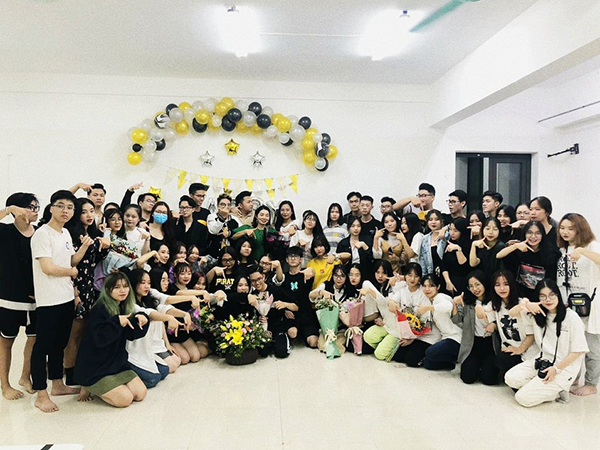 Cô giáo trẻ “truyền lửa” văn học giúp sĩ tử đạt thành tích tốt trong kỳ thi THPTQG - 4