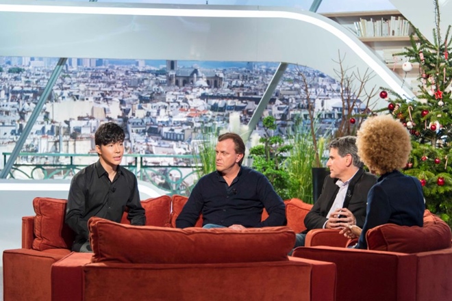 Nathan Lee&nbsp;nghệ sĩ gốc Việt duy nhất được kênh Truyền hình Quốc gia Pháp làm phóng sự và phỏng vấn riêng.