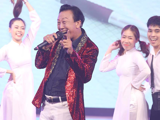 Ca nhạc - MTV - Hóa ra bản hit “Tóc Em Đuôi Gà” cùng Quang Linh “càn quét” khắp Nam Bắc có lai lịch thế này