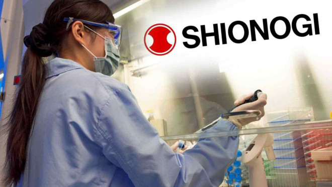 Nhân viên làm việc tại Công ty sản xuất dược phẩm Nhật Bản Shionogi Ảnh: SHIONOGI