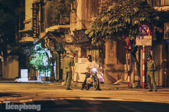 Xuyên đêm kiểm tra lý do người dân Thủ đô ra đường - 5