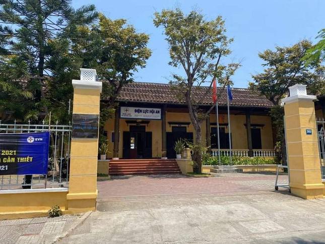 Công ty Điện lực tại Hội An được nhiều cư dân mạng nhận xét là có hình ảnh đẹp và gần gũi.