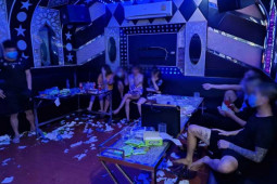Sau cuộc nhậu, ông chủ 9X rủ bạn về quán karaoke thác loạn