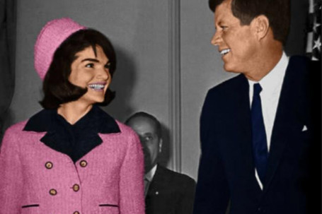 Sự thật về chiếc váy veston hồng nổi tiếng của phu nhân Jackie Kennedy